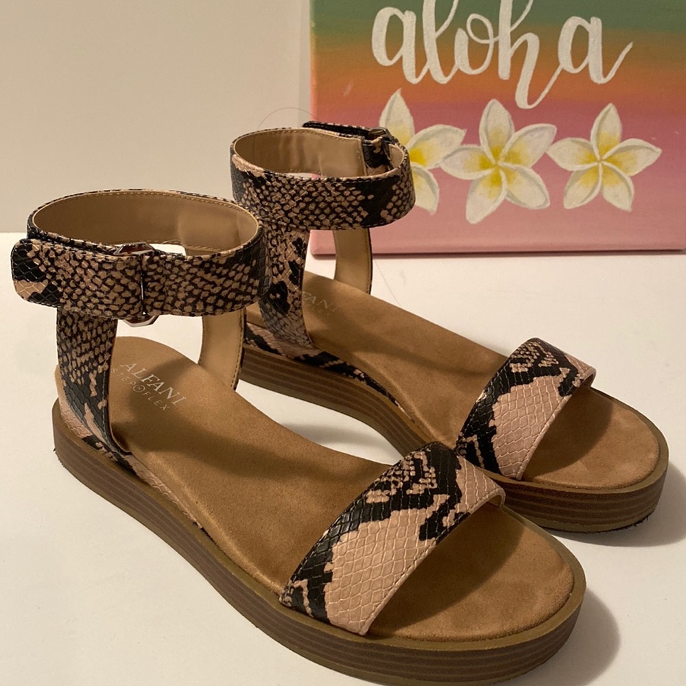 Alfani Step 'N Flex Cherryll Sliver Flatform Wedge Sandals | Size 5